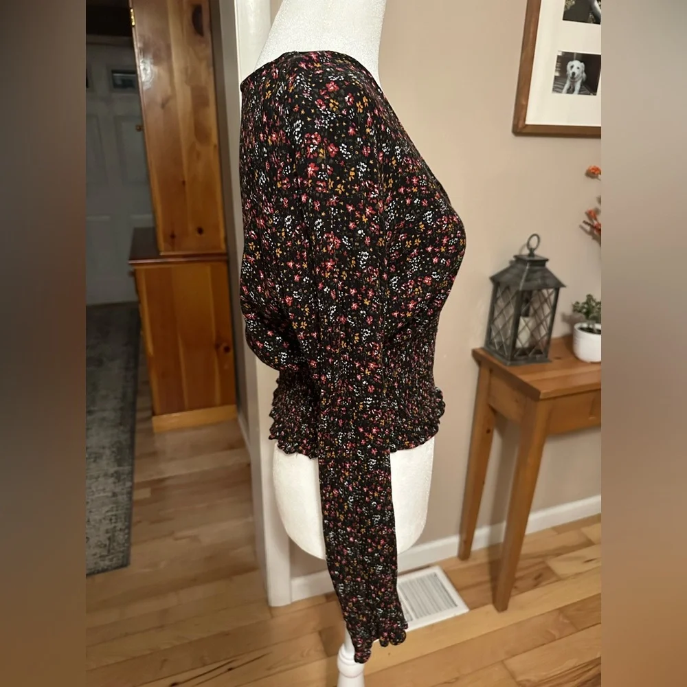 Paper Crane Black Floral Smocked Blouse - Picture 4 of 8